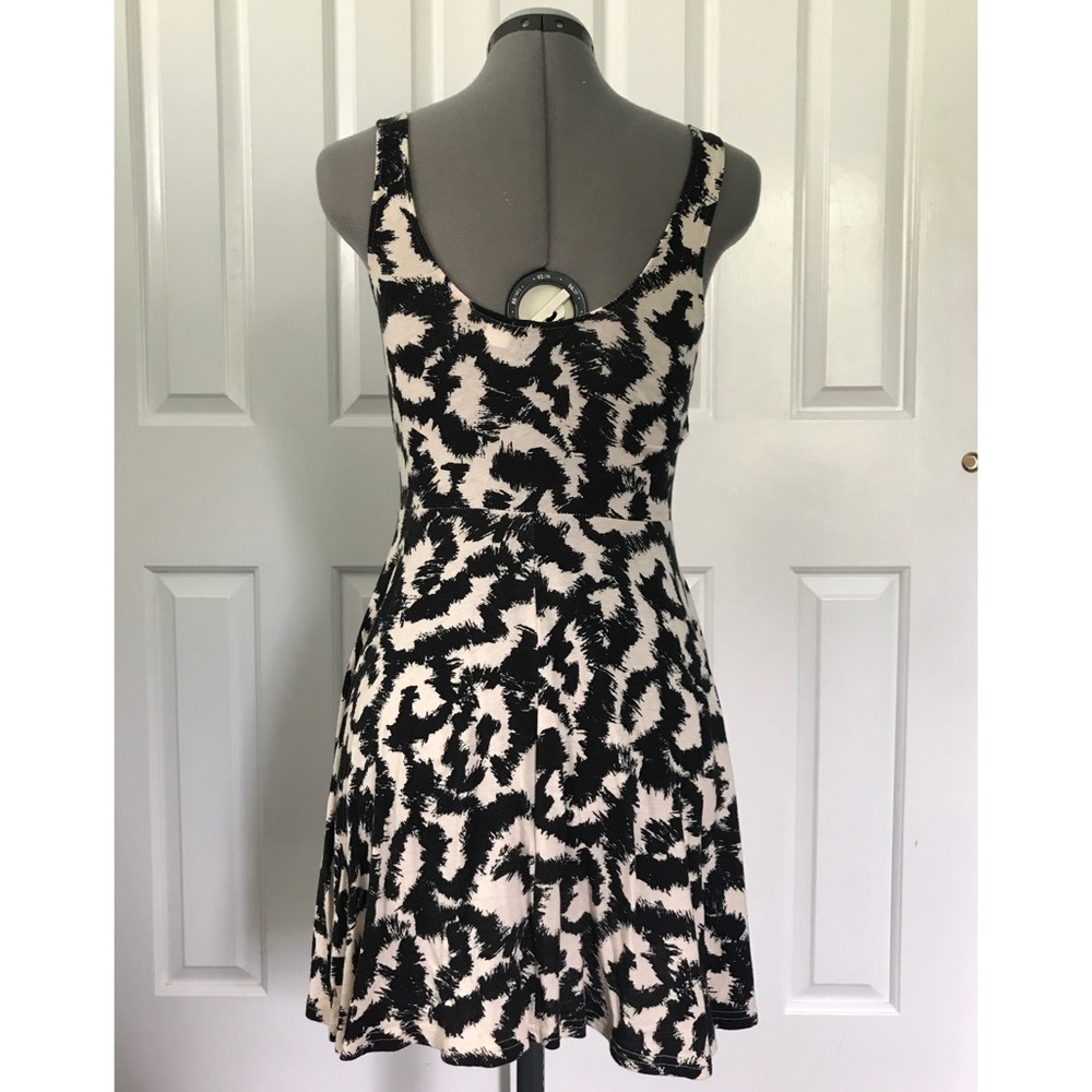Fun-patterned H&M sundress - Picture 2 of 2